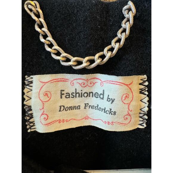 Vintage Donna Frederlcks black no collar 4 gold button Coat size small * - Picture 12 of 16